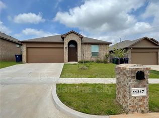 11317 SW 33rd Ter, Mustang, OK 73064