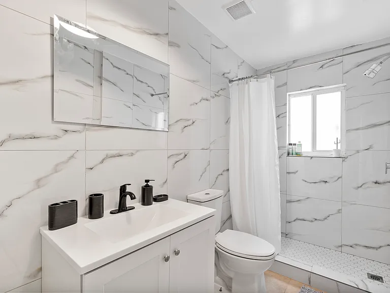 1270 NE 110th Ter #1 — Photo 15