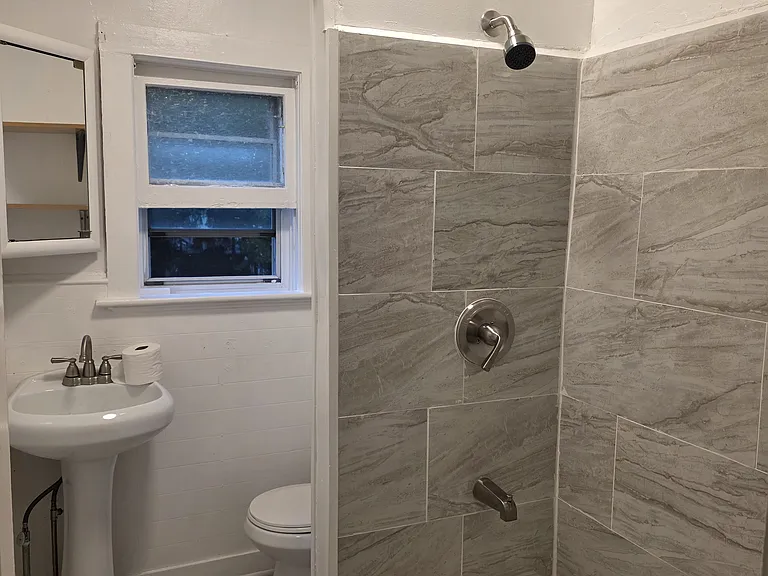50 Grand Ave — Photo 15
