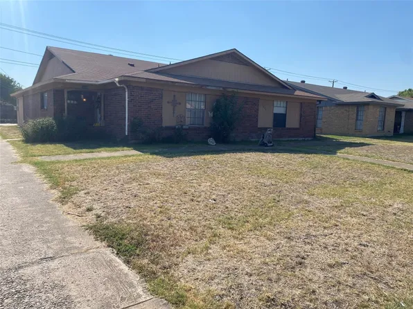 1008 Poplar St, Benbrook, TX 76126