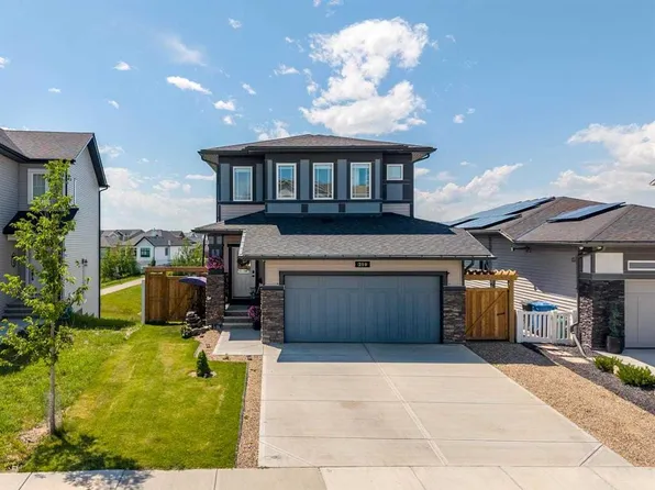 210 NE Knight Ave, Crossfield, AB T0M 0S0