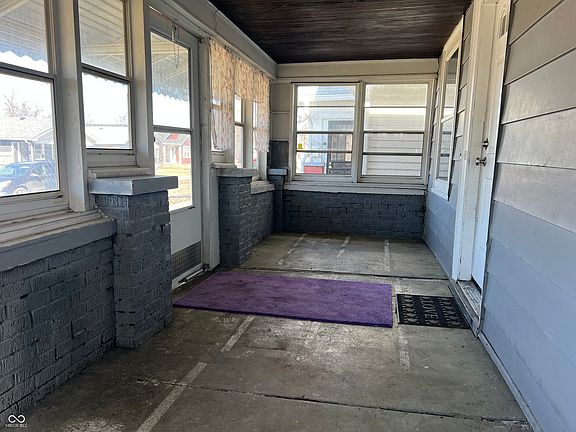 3rd image of 2433 Indianapolis Ave