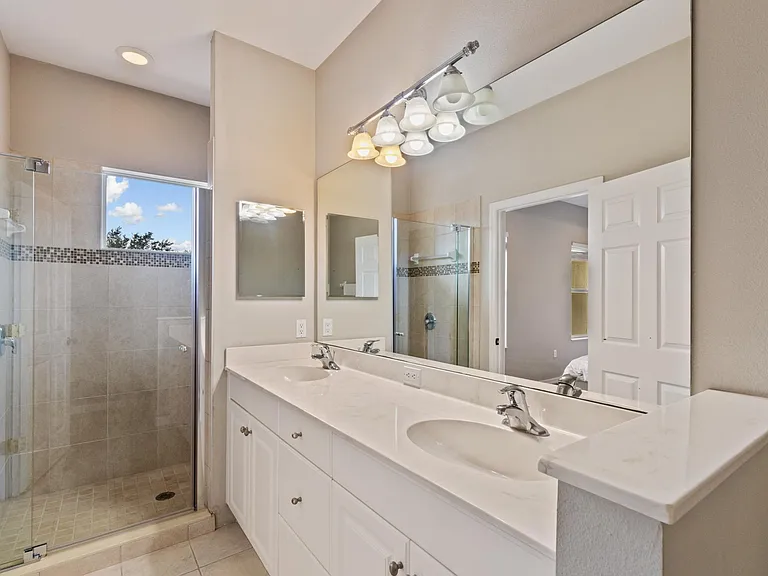 5650 Simonton St — Photo 32