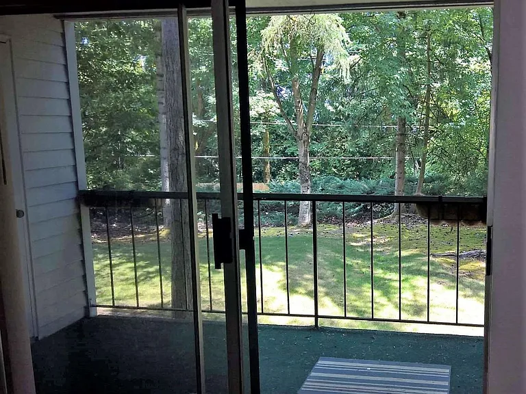 4717 W Lake Sammamish Pkwy SE #C203 — Photo 8