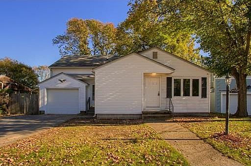 1st image of 153 Kenoza Ave