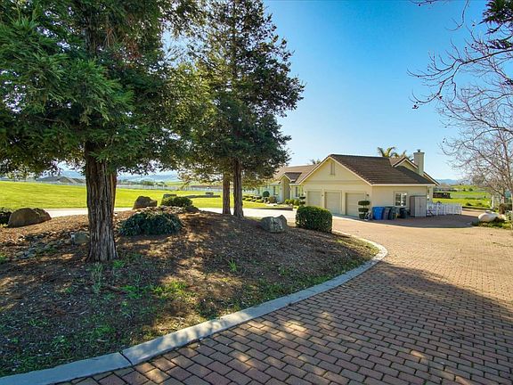 2nd image of 820 Heatherwood Estates Dr