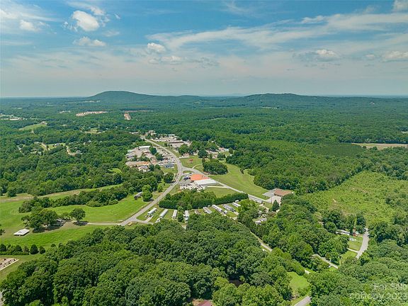 3rd image of 6714 Emerald Isle Dr