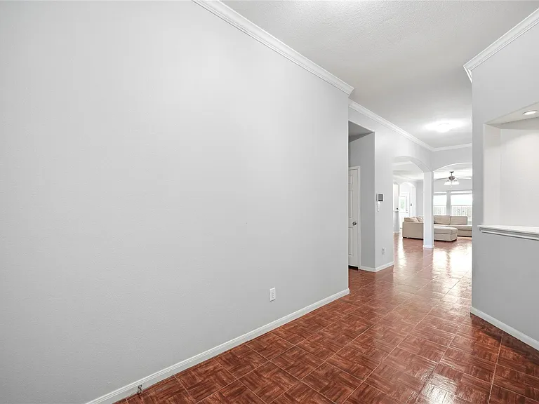 1707 N Highlands Xing — Photo 8