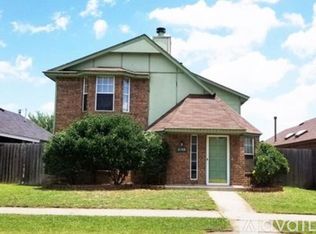 2108 Briarcliff Dr, Moore, OK 73170