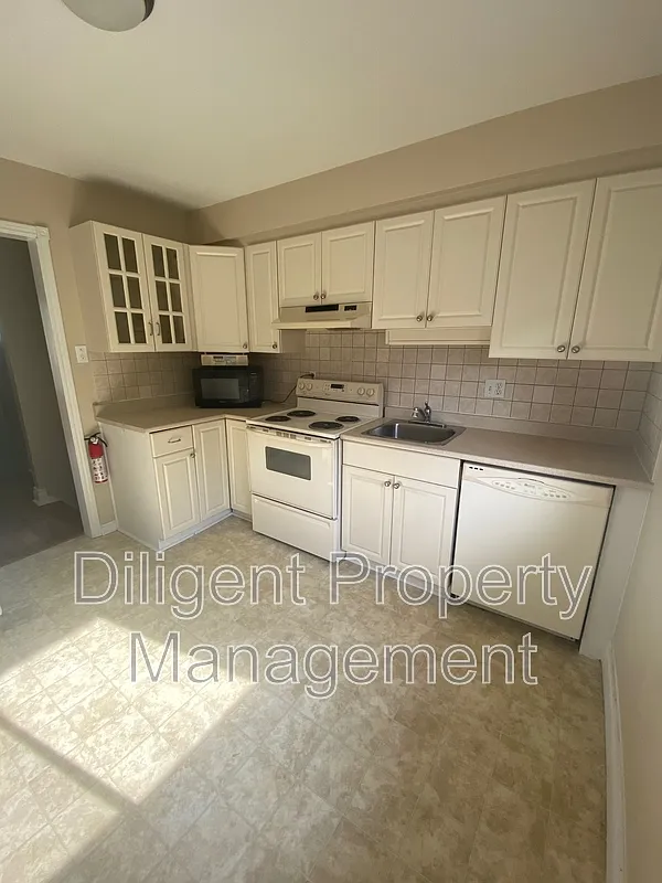 2 bed, 2.0 bath, $650 — Photo 2