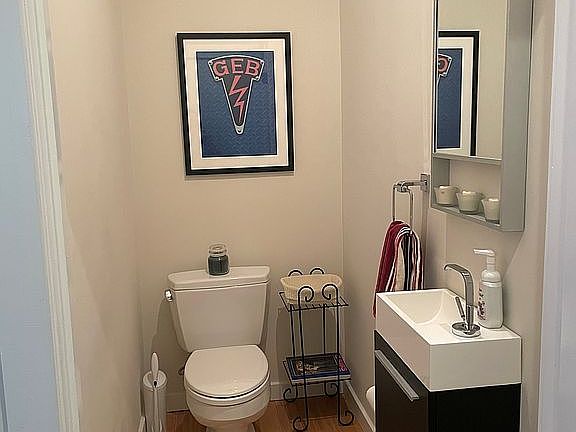 4th image of 2141 E Norris St