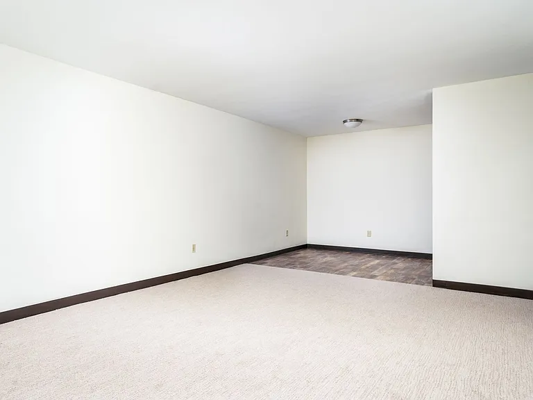 1776 St. Clair Ave — Photo 9