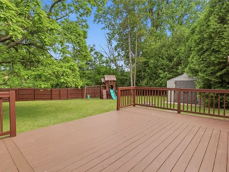 27 Pleasant View Dr — Photo 24