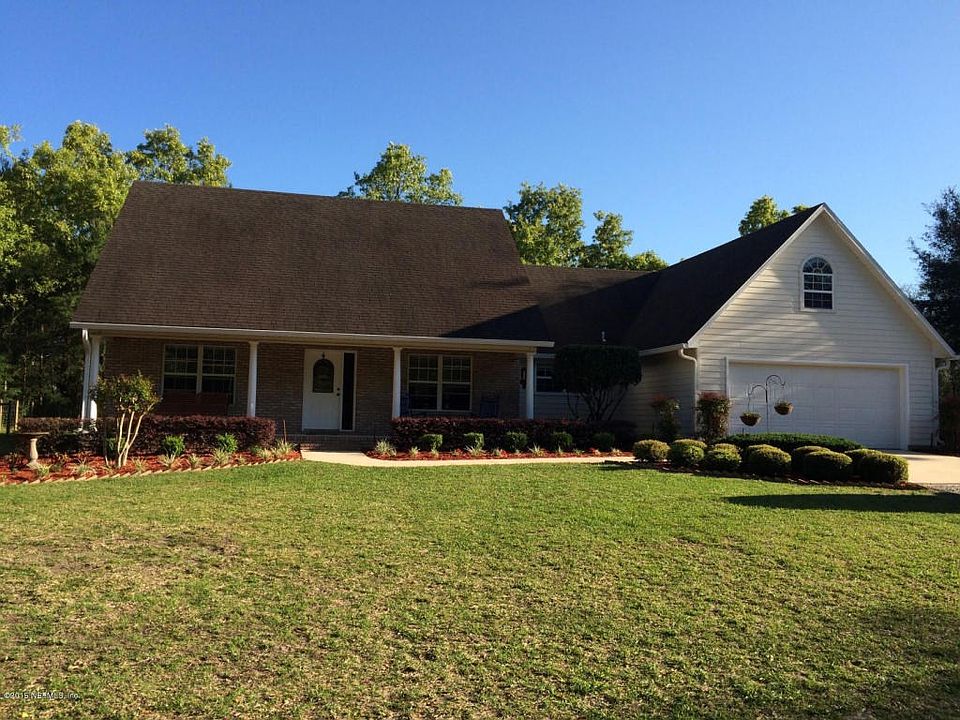 01) Spacious home on 5 acres