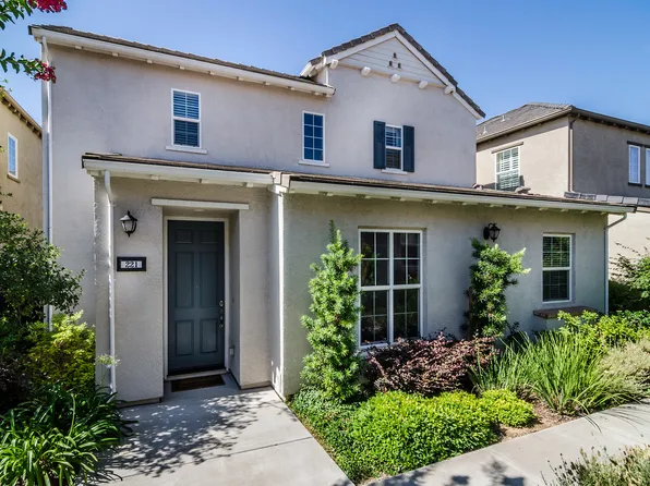 221 Chambord Way, Roseville, CA 95678