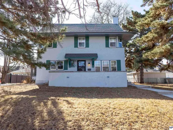 5115 Davenport St, Omaha, NE 68132