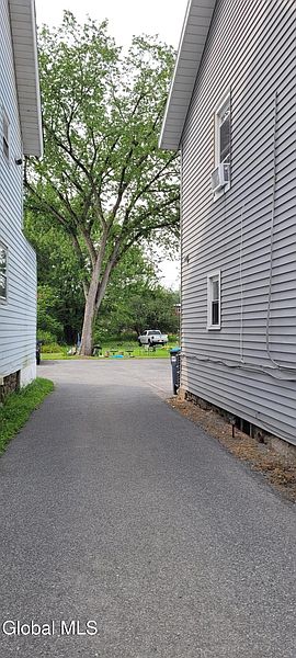 4th image of 613 Hudson Avenue