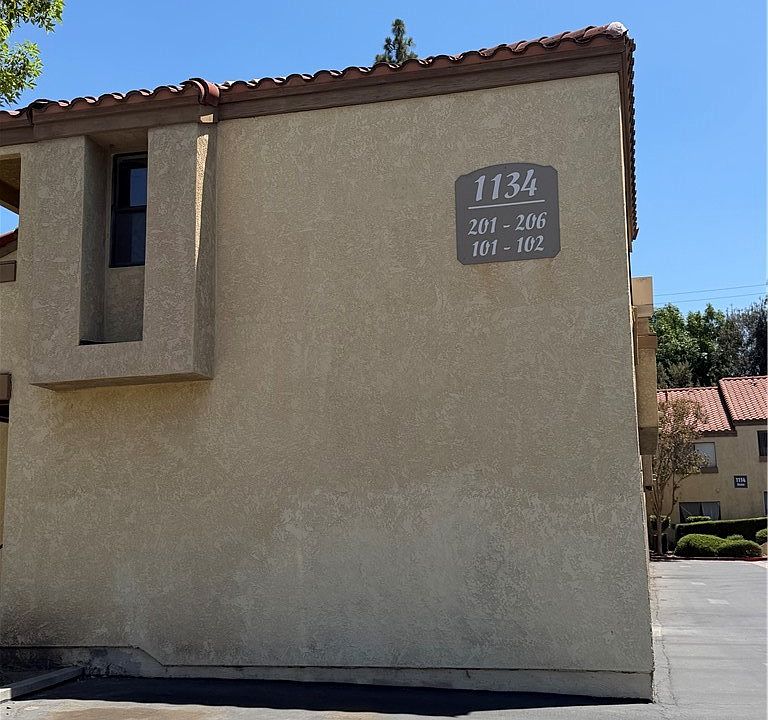 1st image of 1134 W Blaine St