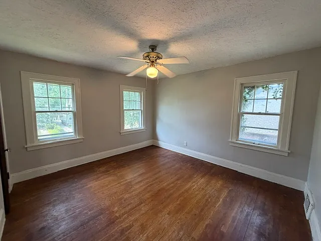 3340 E Fairfax Rd — Photo 13