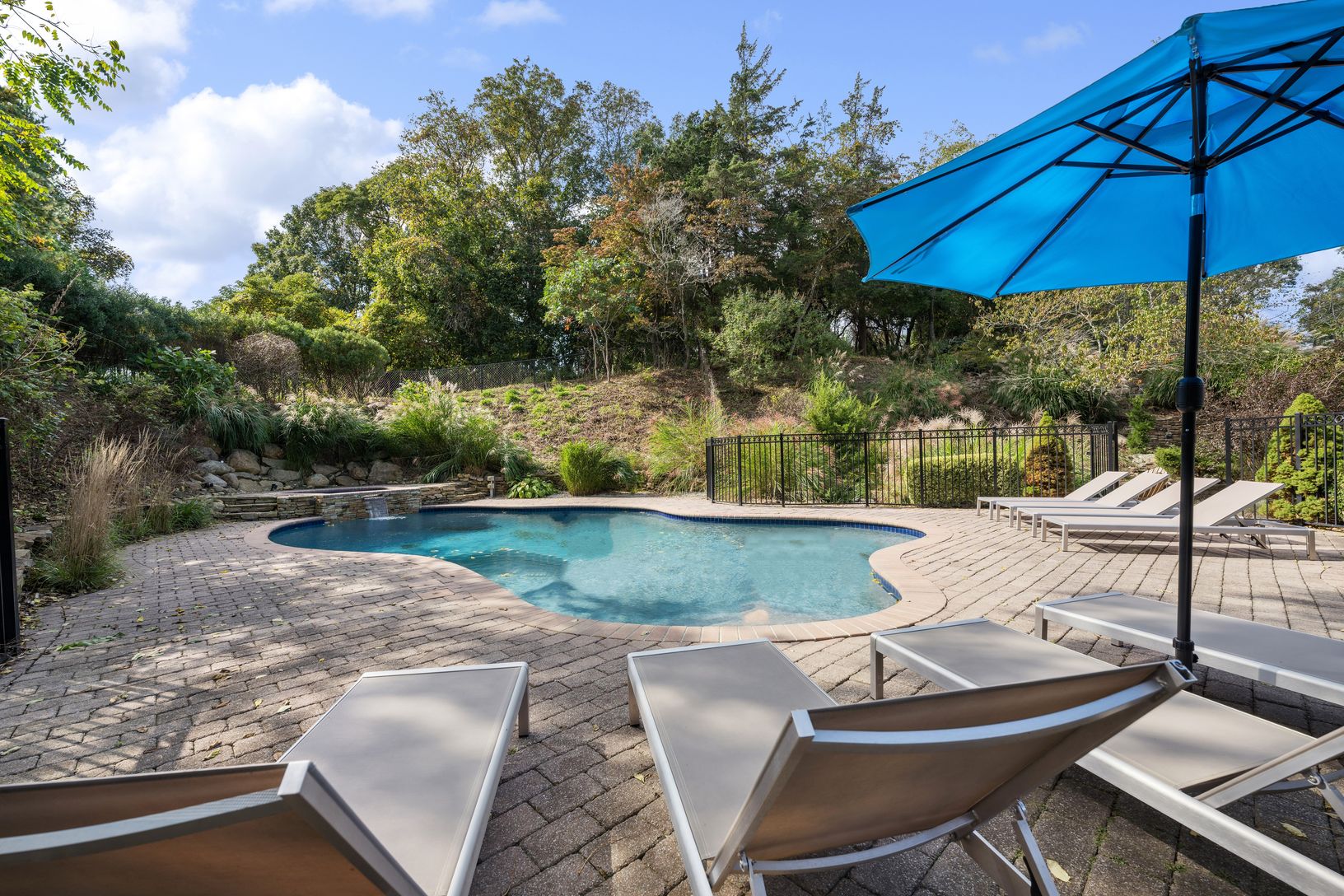  Heated Gunite Pool and Hot Tub