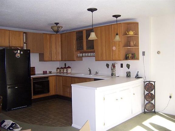 3rd image of 81 Roundhouse Road #81