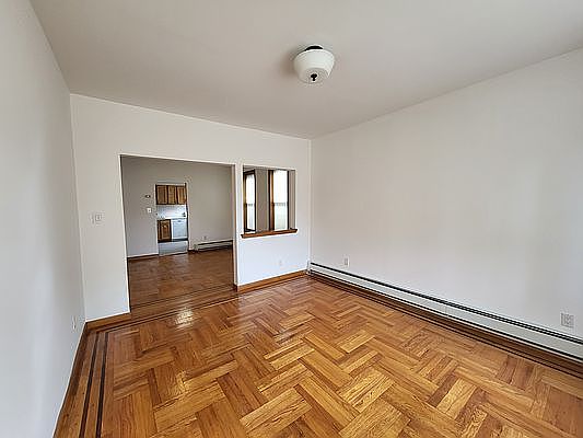 5th image of 2253 24th St #2