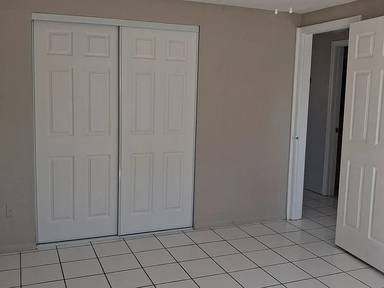4746 Eastwood Ln — Photo 10
