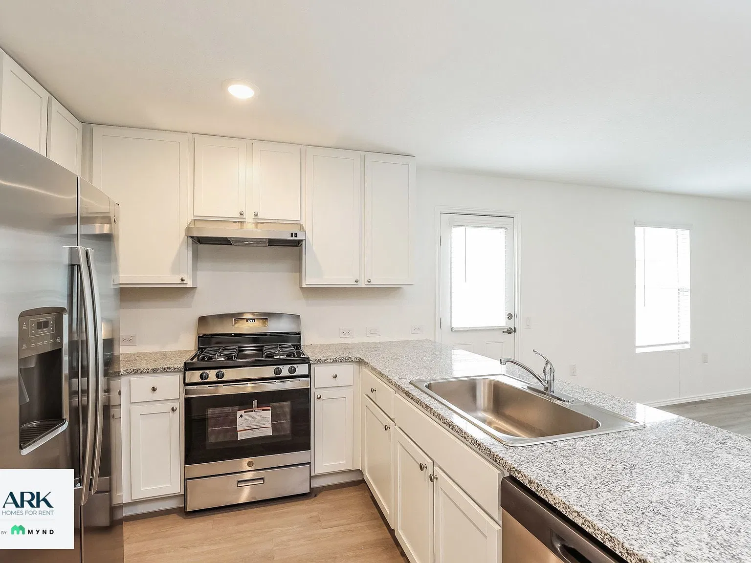 3 bed, 2.0 bath, 1266 sqft, $1,475 — Photo 4