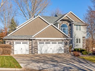 8685 Blackoaks Ln N, Maple Grove, MN 55311