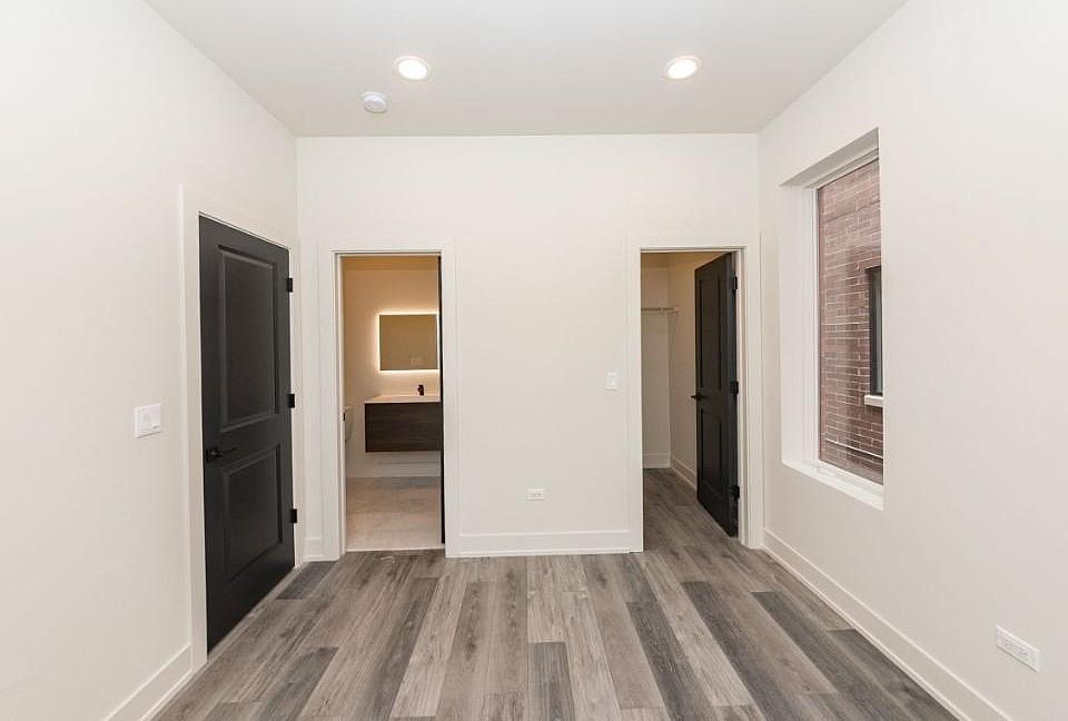 1st image of 1220 N Bosworth Ave #1813