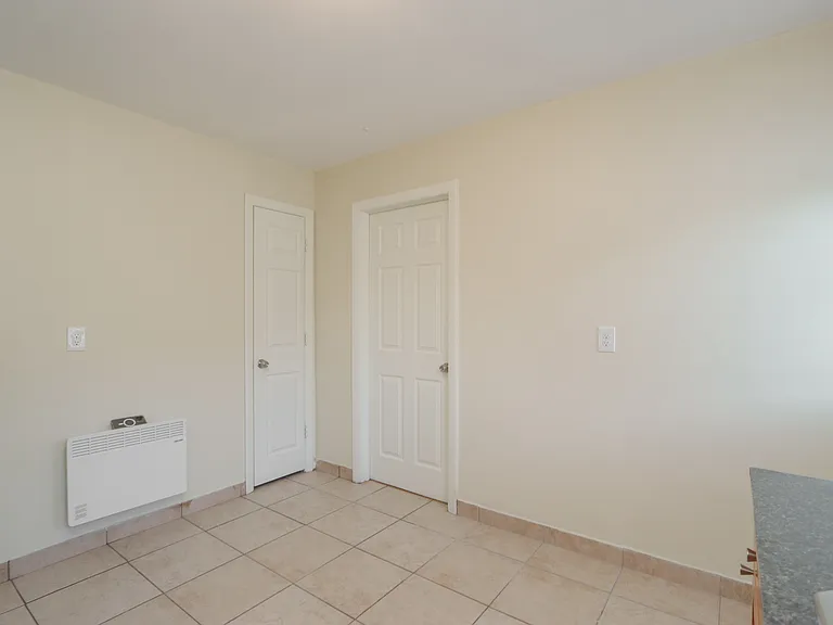 323 Montcalm St #L — Photo 15
