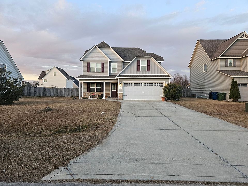 1st image of 211 Breakwater Dr
