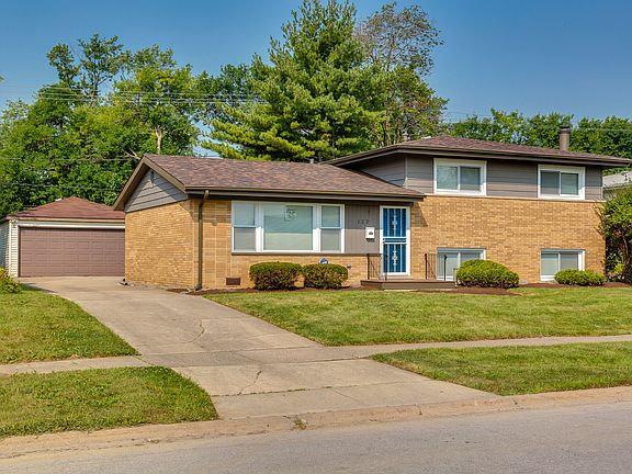 2nd image of 122 N Mayfair Pl