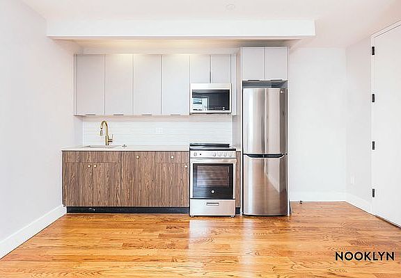 2nd image of 80 Bushwick Pl #4C