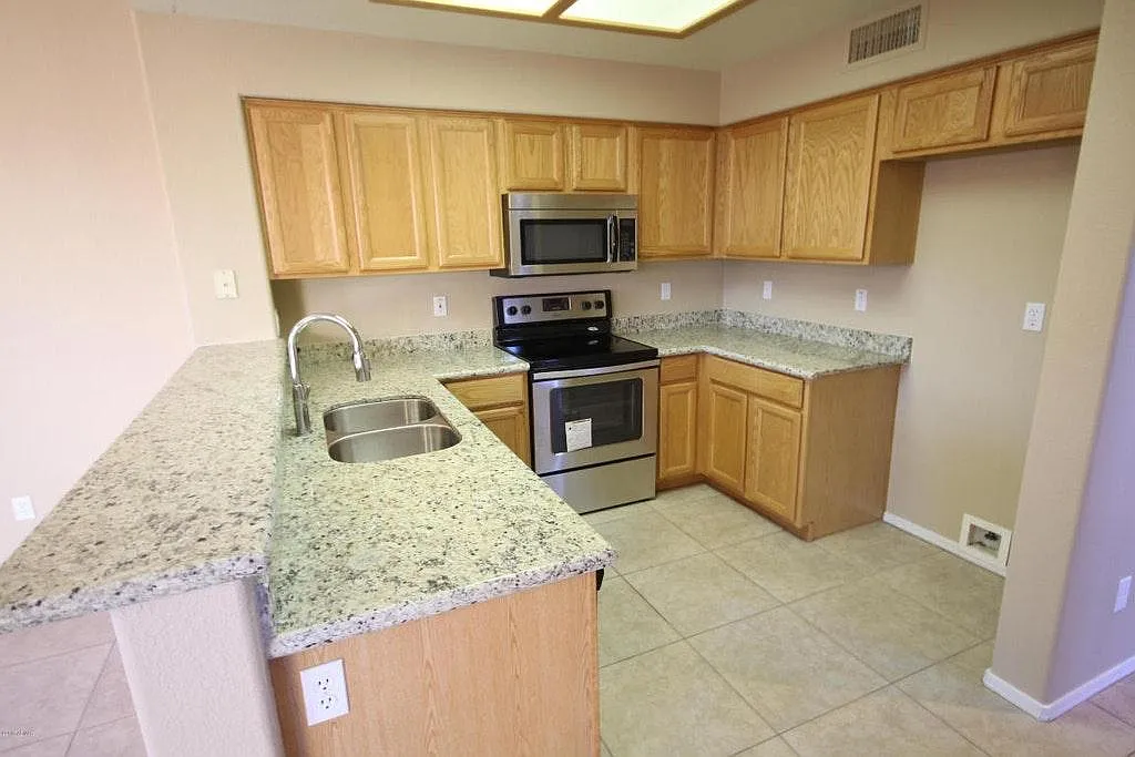 Building Photo - 4907 W Wahalla Ln
