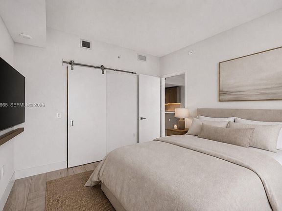 5th image of 2000 Metropica Way #2111