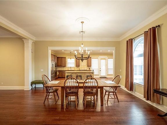 4th image of 38 Fairway Oaks Dr