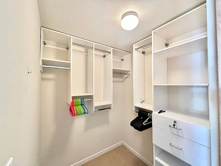 2688 Vine St — Photo 17