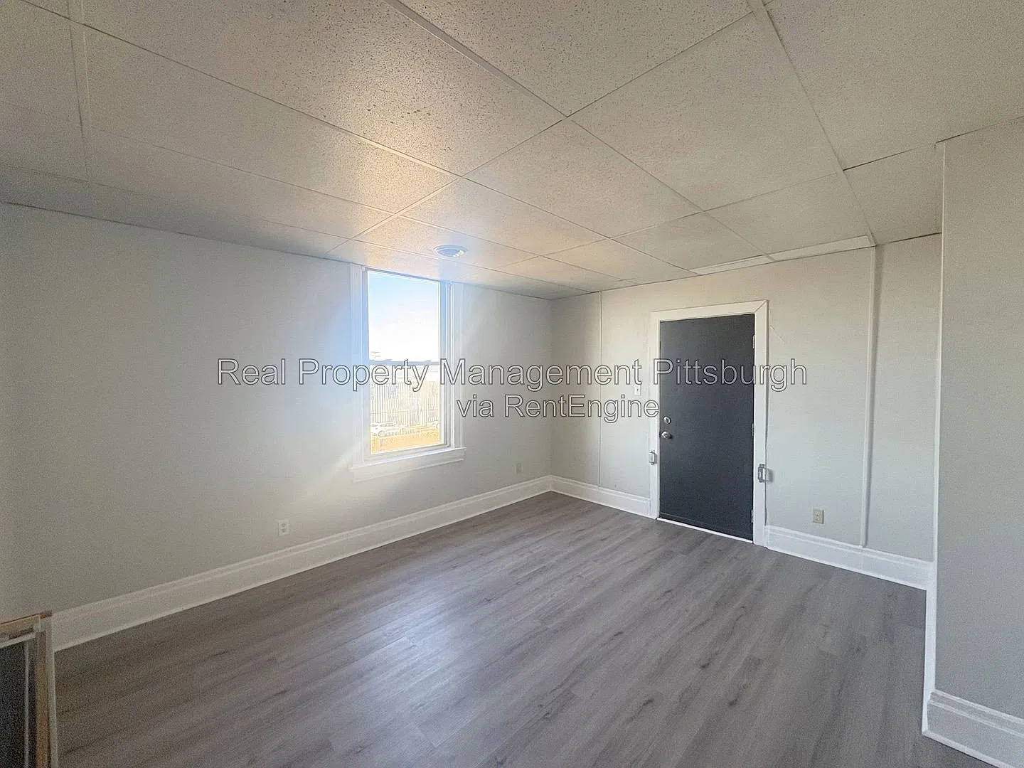 2 bed, 1.0 bath, $950 — Photo 2