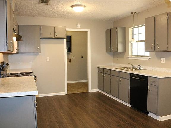 2nd image of 164 Crawford Loop