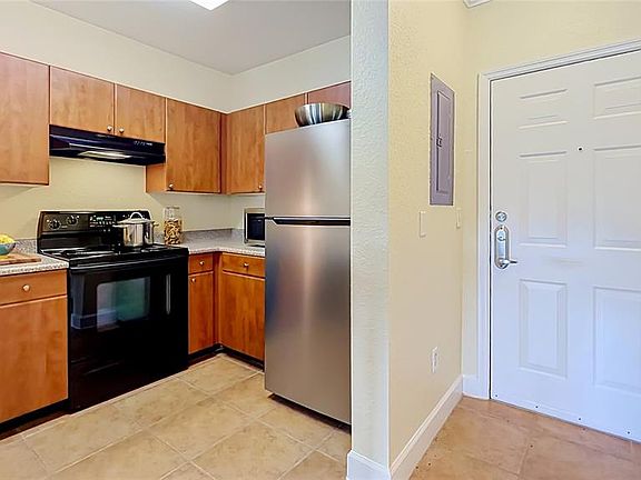 3rd image of 202 E SOUTH STREET #4040