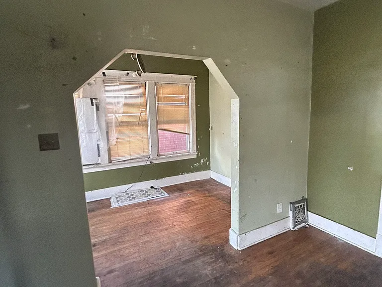 4424 Marcus Ave — Photo 20