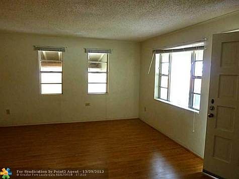 5th image of 2429 NE 7th Ave