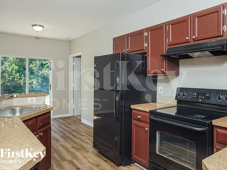 3958 N Chamberlain Blvd — Photo 8