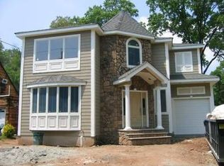 44 Highgate Ter, Bergenfield, NJ 07621