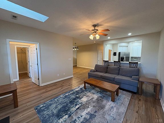 5th image of 1209 Valley Vista Ln