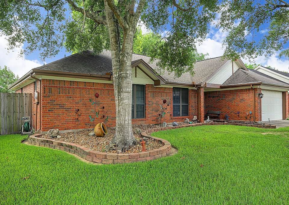 1st image of 412 Coral Lilly Dr