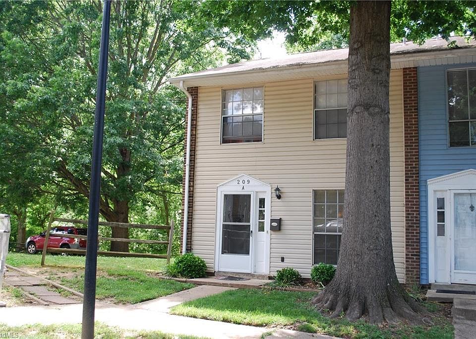 1st image of 209 A E Montcastle Dr