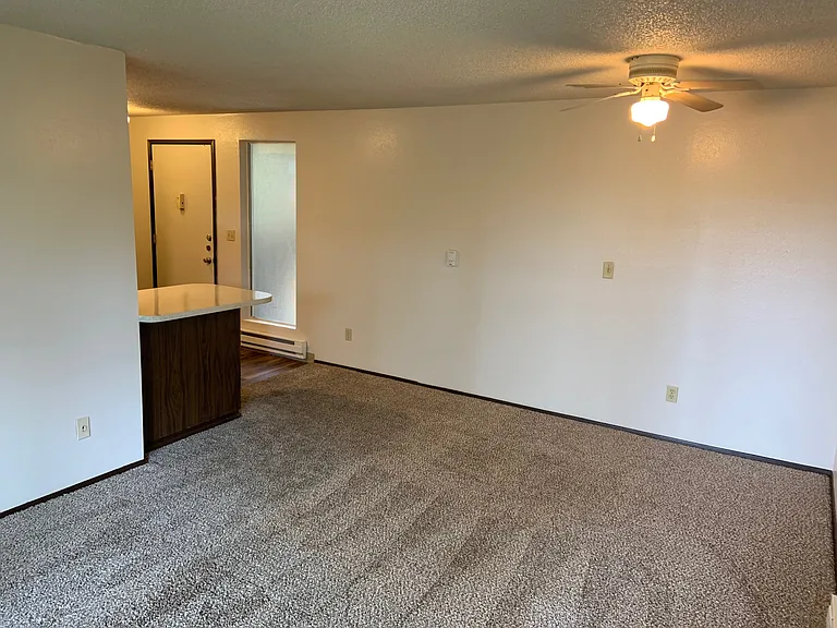 Hidden Lake Apartments — Photo 6