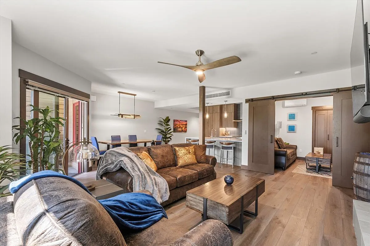 2 bed, 1877 sqft, $14,000 — Photo 2
